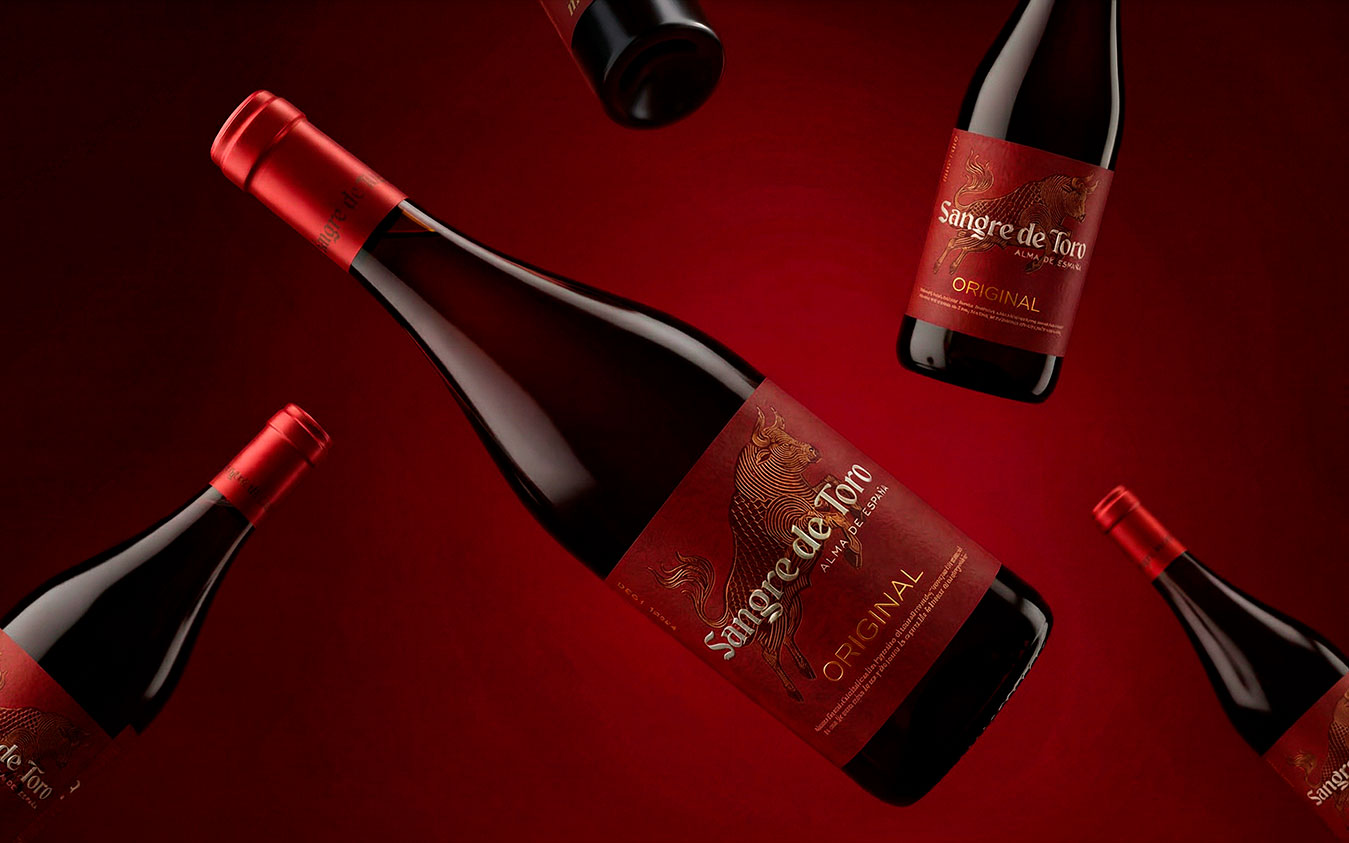 Bodegón de botellas de Sangre de Toro
